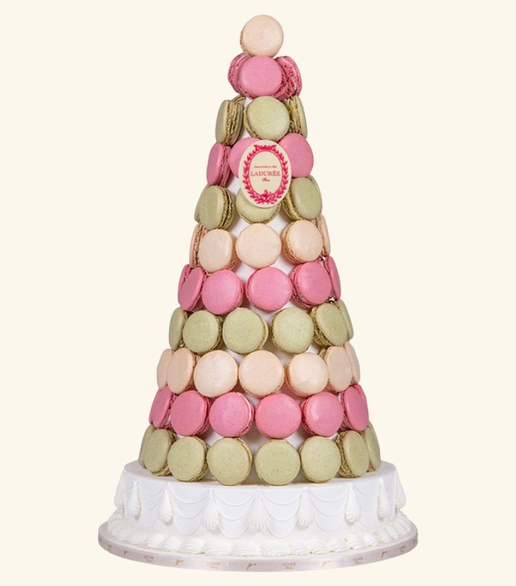 Pyramid of macarons - 260 macarons